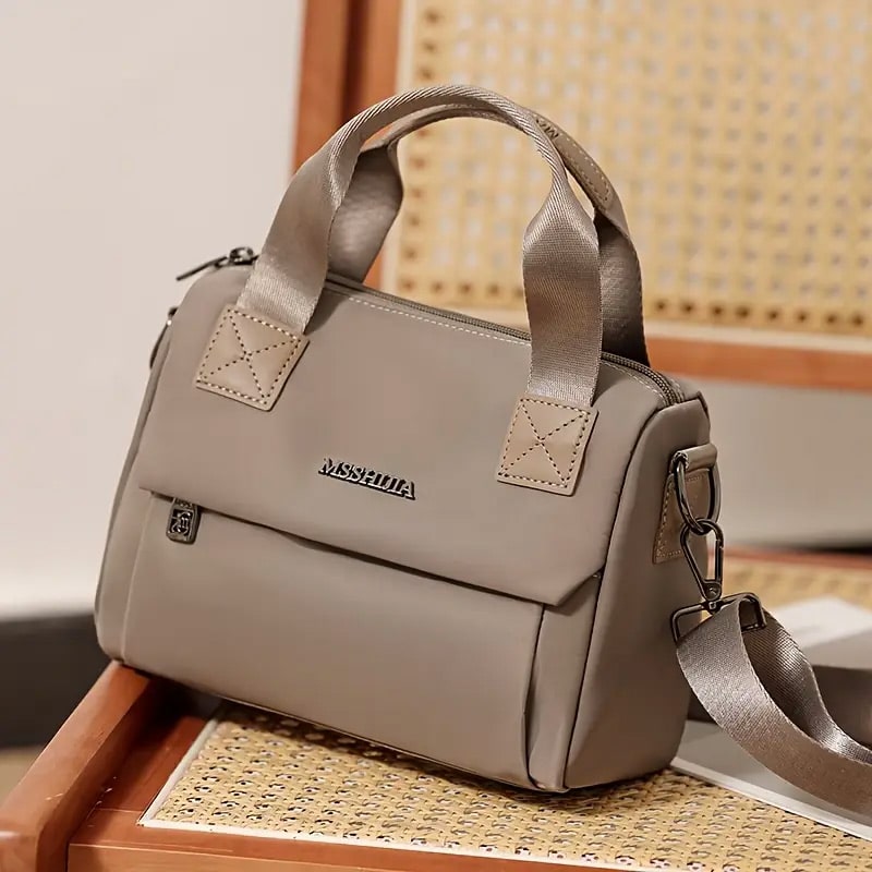 Lightweight nylon purse
