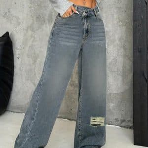 Loose fit jeans for women
