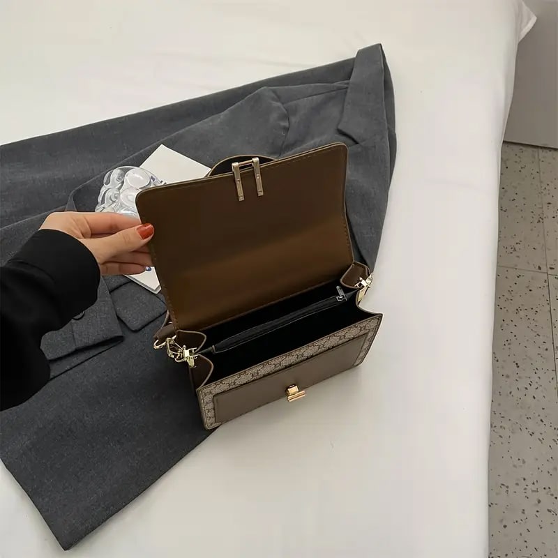 Stylish shoulder bag