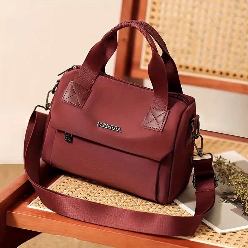 Lightweight nylon purse